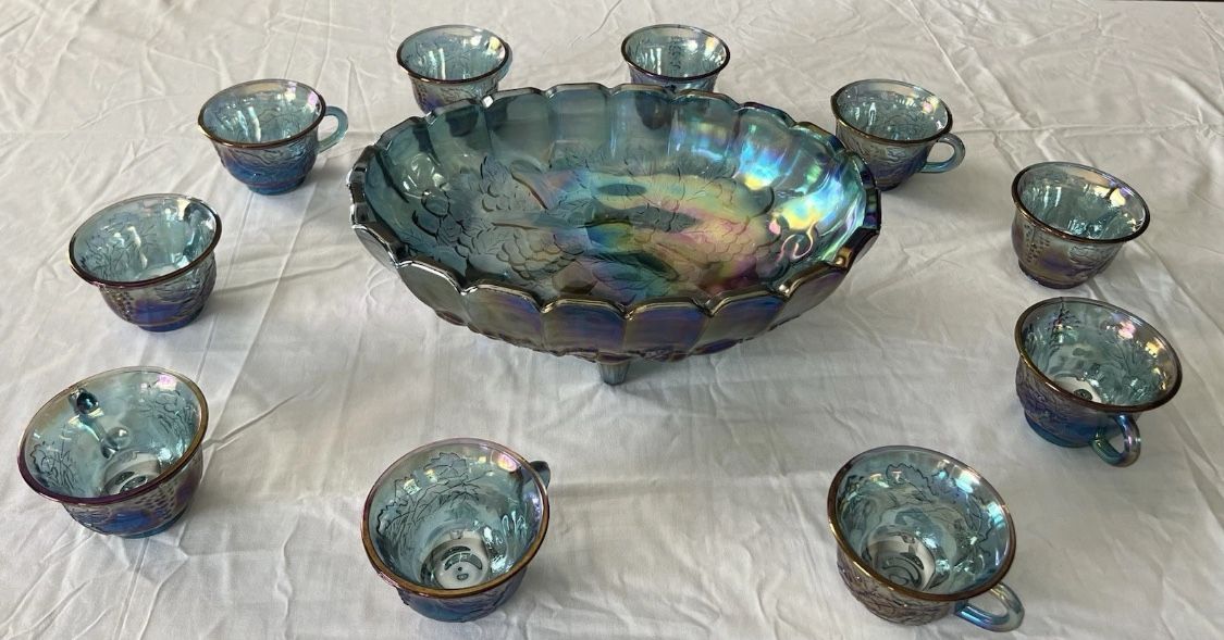 Vintage Indiana Harvest Grape Carnival Glass Bowl & 10 Cup Set. Iridescent Blue