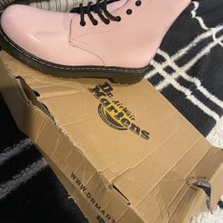 Dr. Martens Girls Size 5