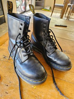 Dr Martens 8 hole  ***BRAND NEW***