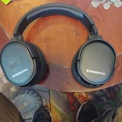 Steelseries 7 Bluetooth Headphones