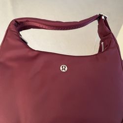 Lululemon City Essential Shoulder Bag NWT Burgundy bay/silver Color 