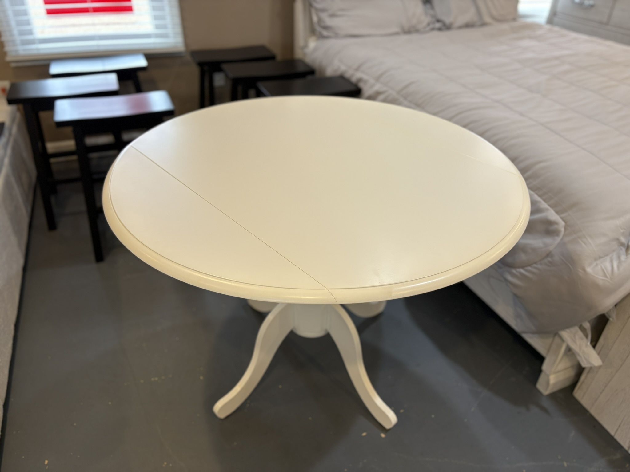 New Round Dining Table 