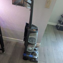 Vacuum Carpet Washer/Steamer
