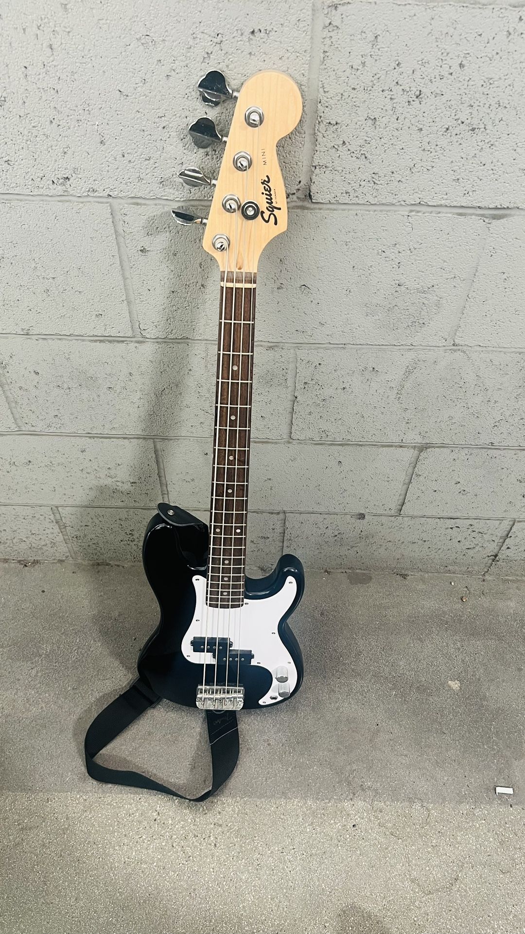 Fender Mini Bass Guitar Electric