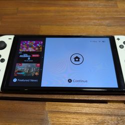 Nintendo Switch OLED +extras
