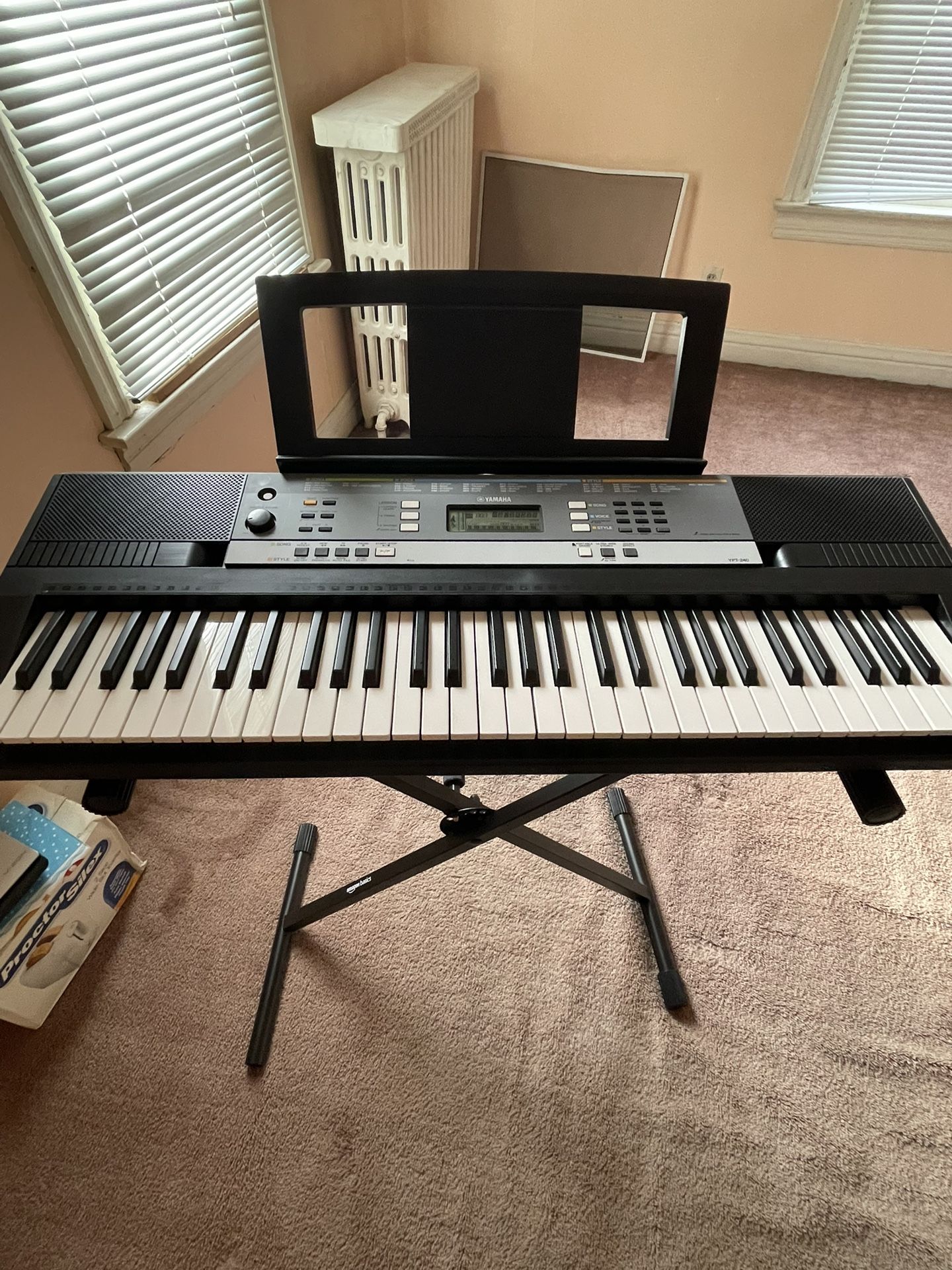 Yamaha YPT-240 61-key Electric Piano