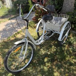 3 Wheel Bike In Good Shape 6 Speed Gears 