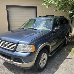 2004 Ford Explorer