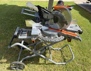 RIDGID Dual Bevel Sliding Miter Saw & foldable stand