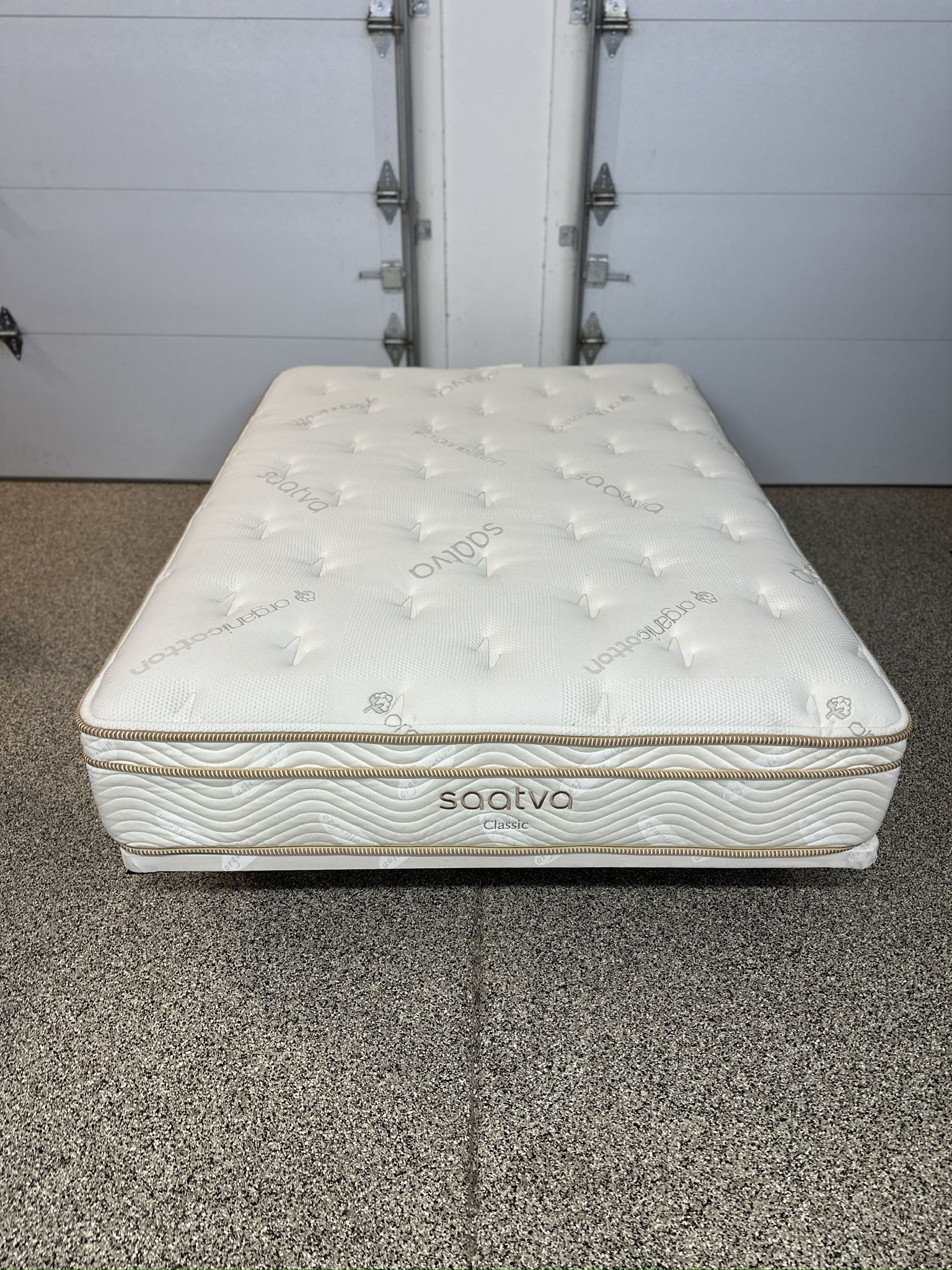 Saatva Classic 14.5” Hybrid Queen Mattress 