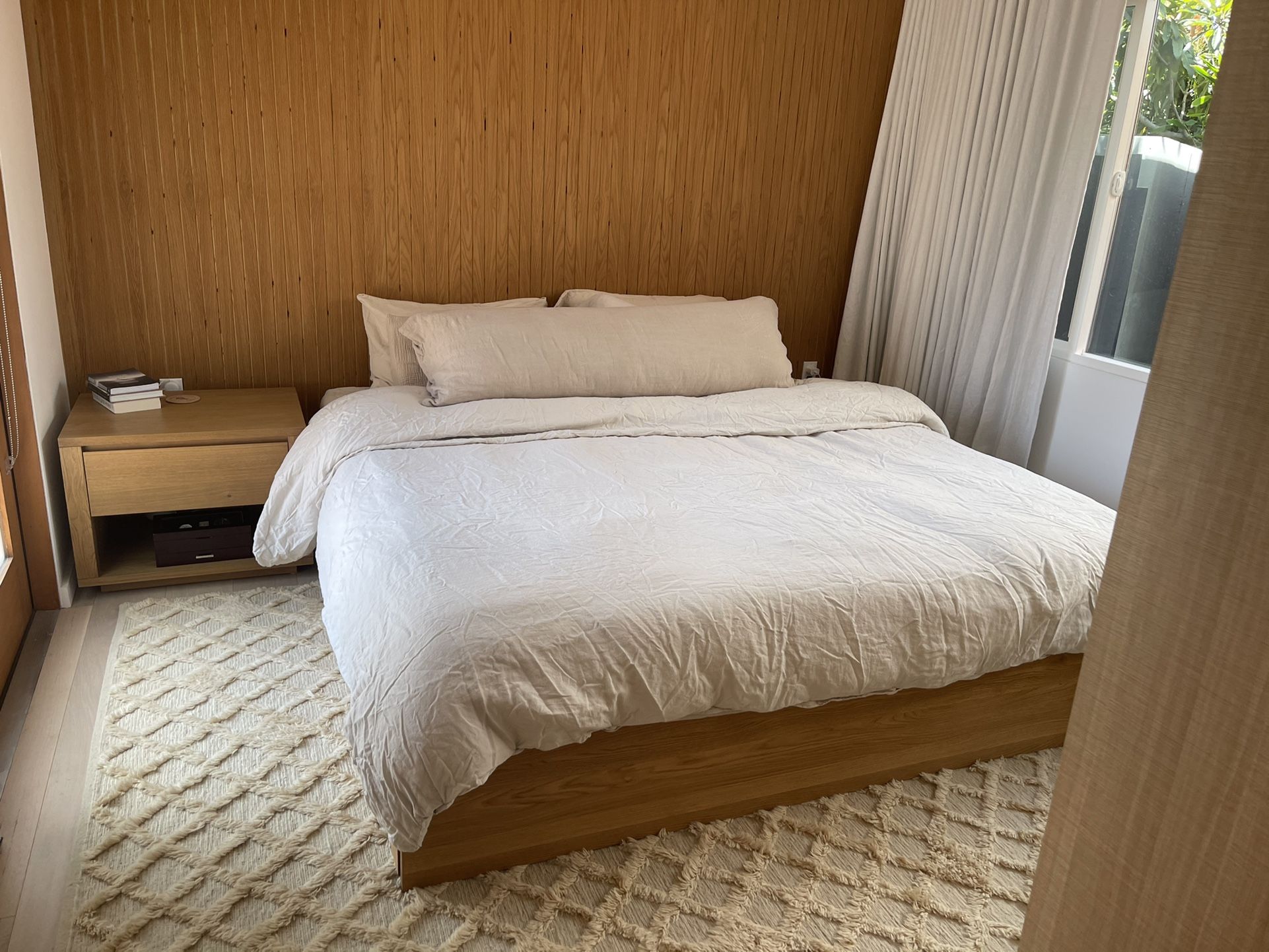 Akron Street King Size Dris Bed