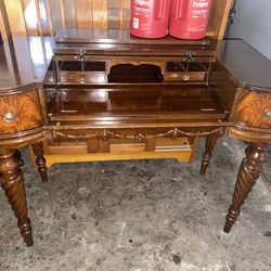 antique desk exelent condition 