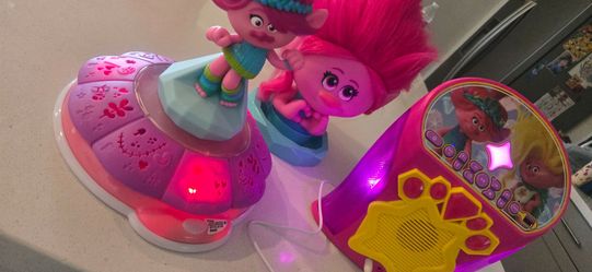 Karaoke Machine & Light-Up Figure & Styling Head Bundle
