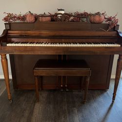 WURLITZER Upright Piano 