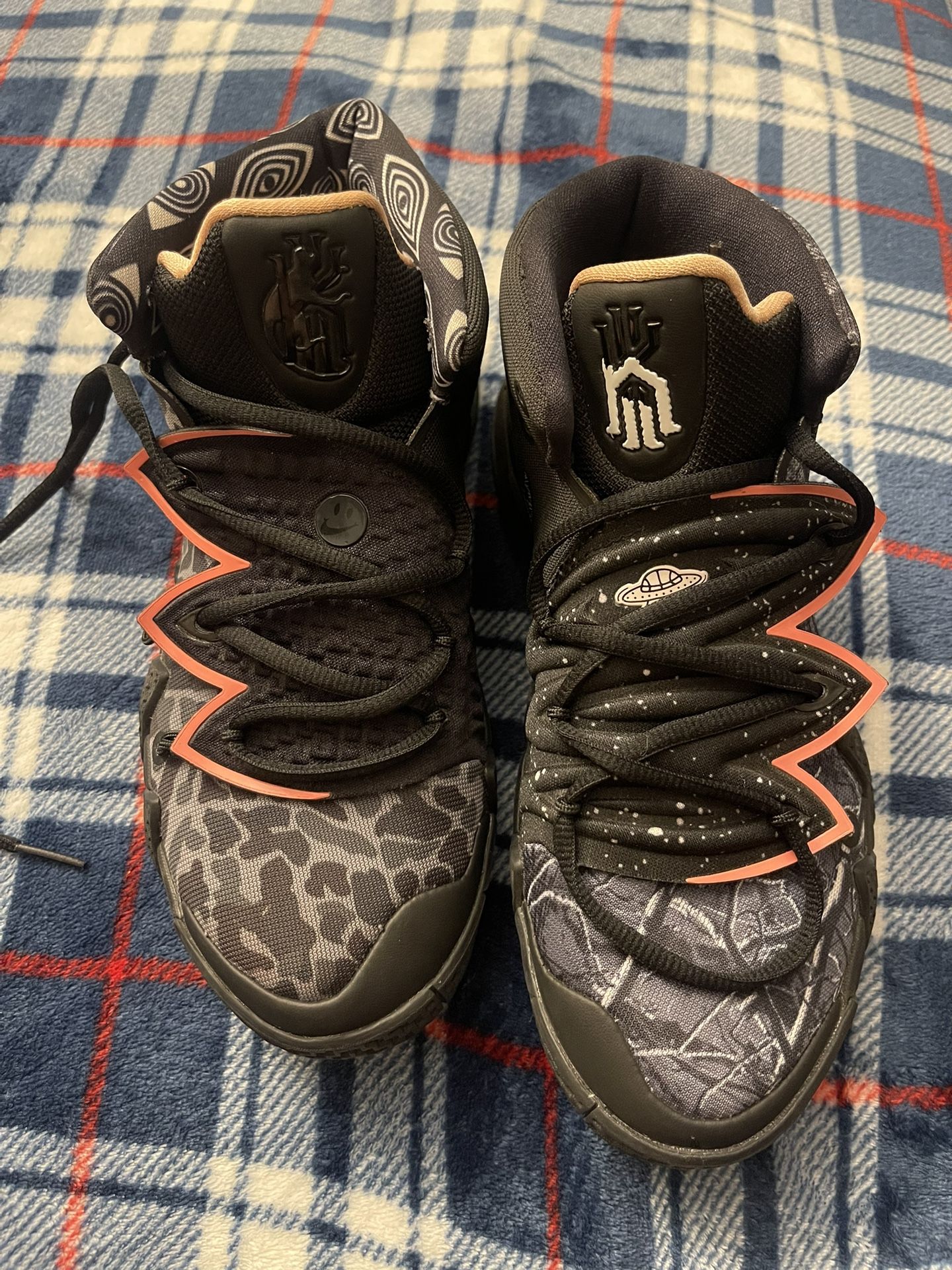 Nike Kybrid S2 What The Basketball shoes size 7Y Black Pink Kyrie 2