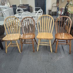 4 Dining Chairs 