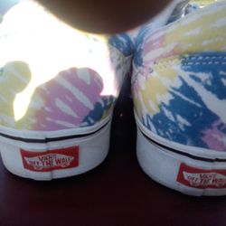 Vans off the wall tennis shoes