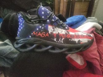 Sz 42 men's new never worn