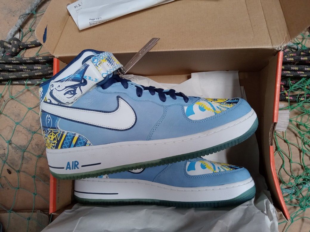 Nike Airforce 1 Mid 9.5