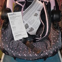 Evenflo INFANT CARSEAT GIRL 