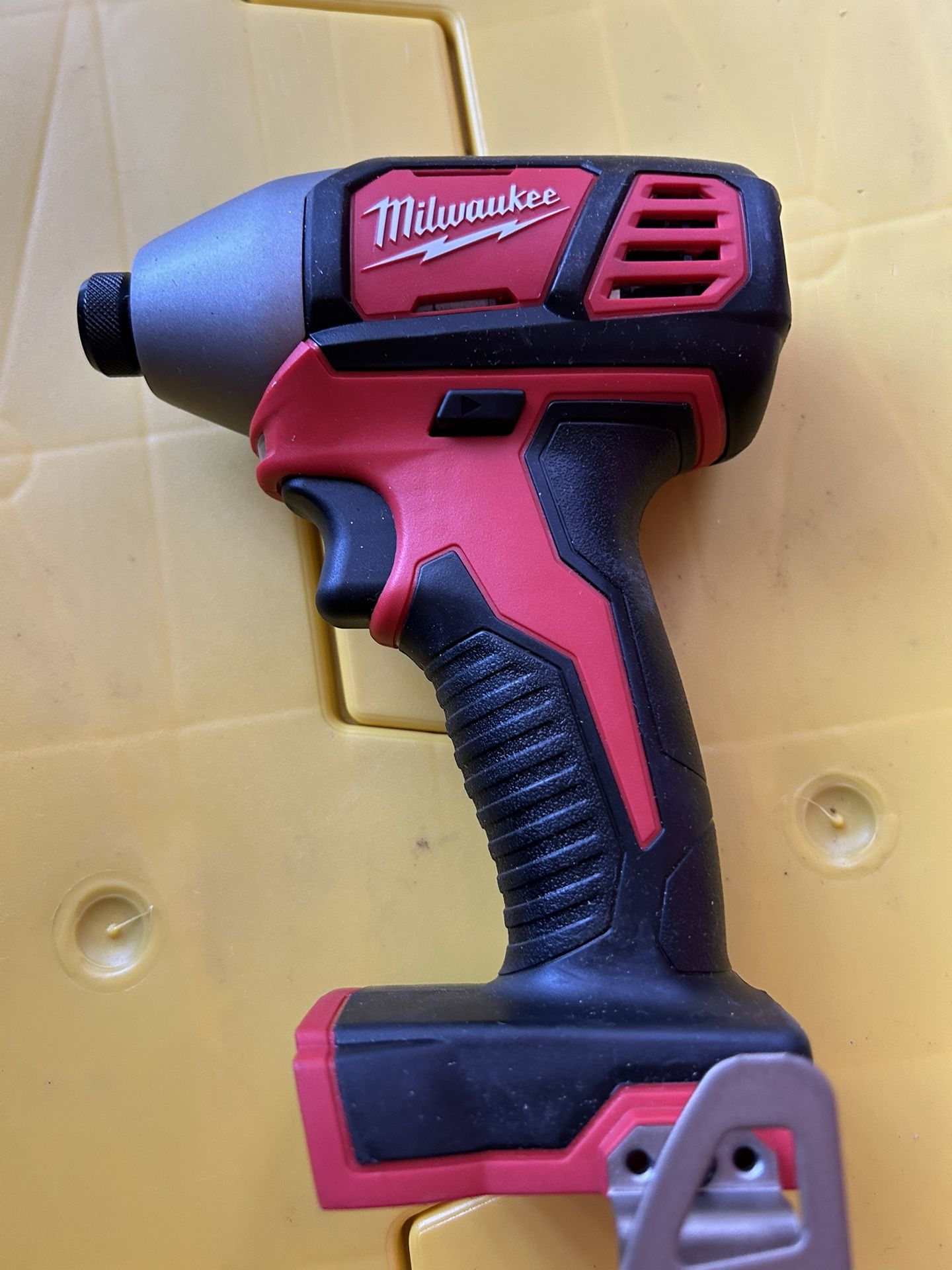 18 v impact milwaukee