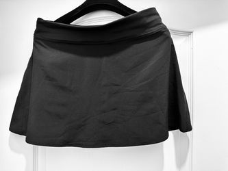 LULULEMON ATHLETIC LIGHTWEIGHT HR BLACK TENNIS SKIRT SIZE: 8 WOMENS