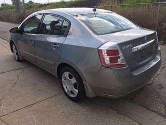 Nissan Sentra 2010