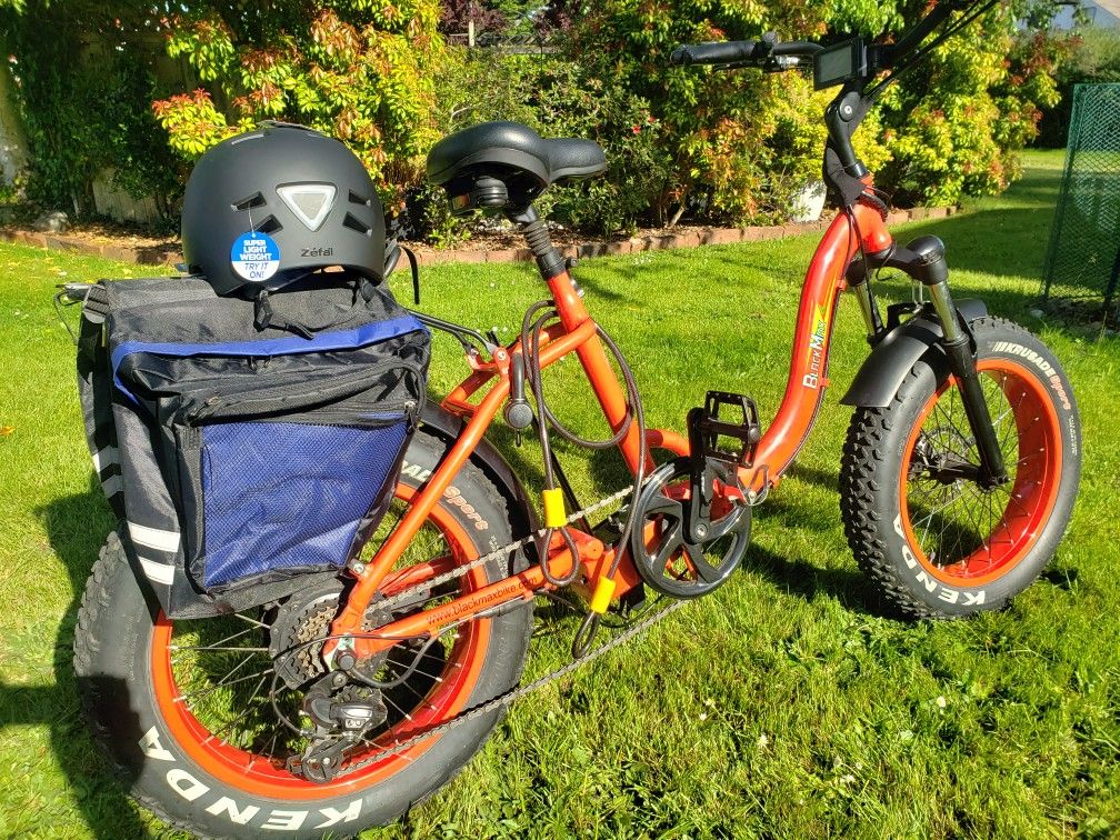Black Max Electric Bicycle with Accessories