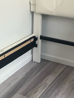 Bed frame - Twin Size