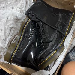 Dr Marten Boots 