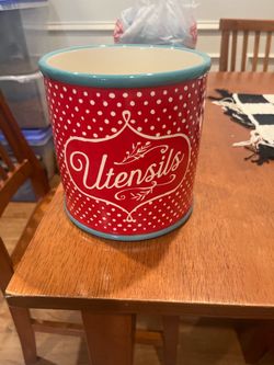 Pioneer woman utensil holder