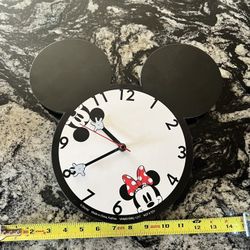 Disney Mickey/Minnie Clock
