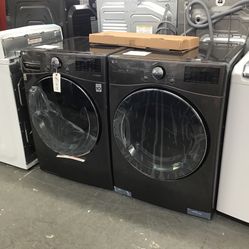 New Scratch And Dent LG Front Load Washer And Dryer Set. 1 year Warranty 