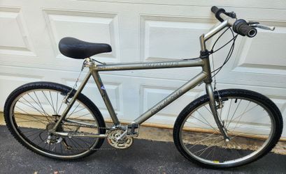 Specialized Rock Hopper, 20.5" Aluminum Mountain Bike