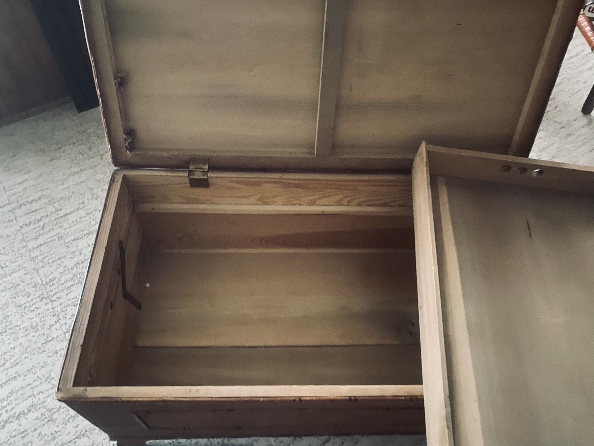Old Wooden Hope Chest With Liner