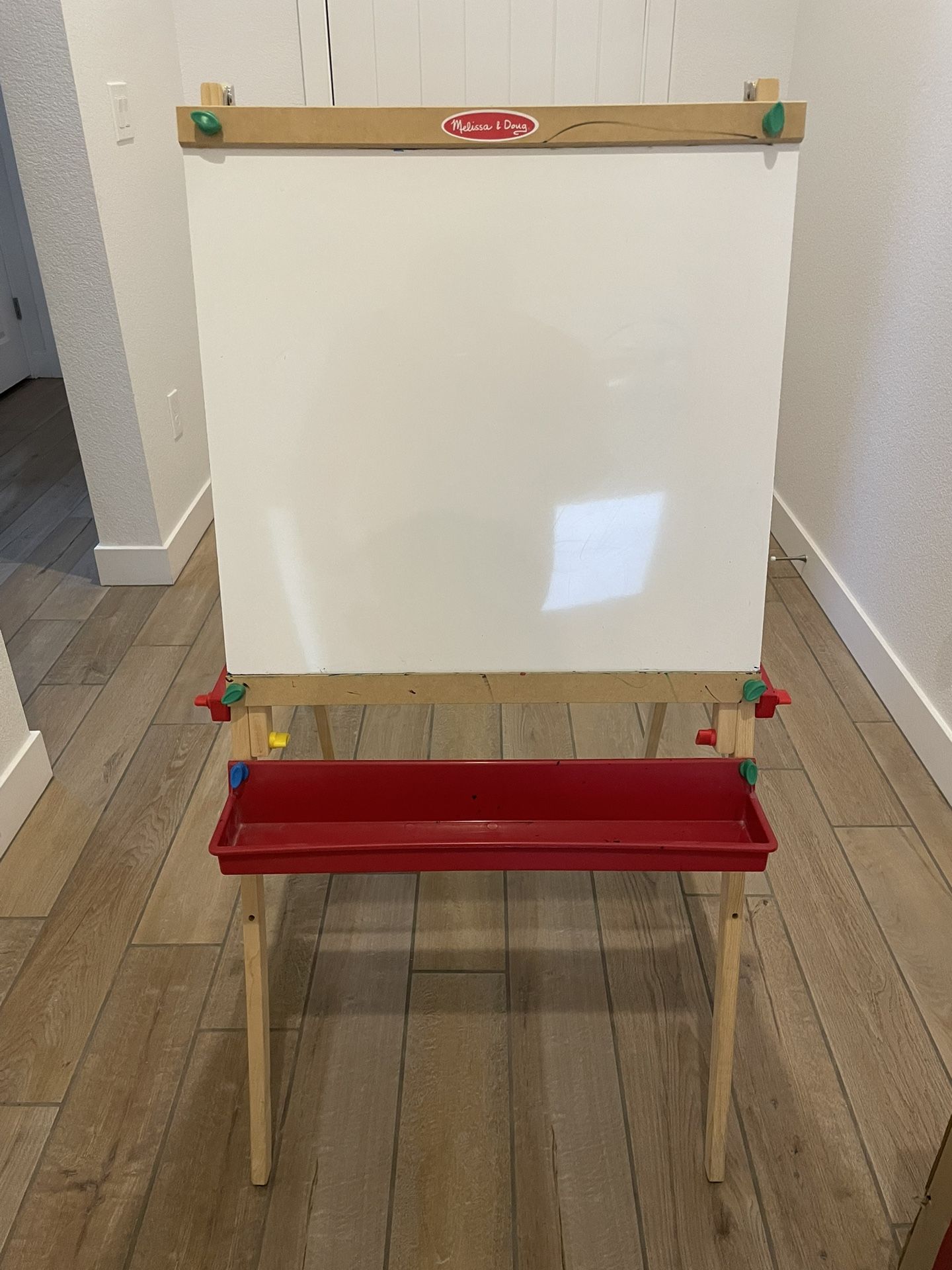 Melissa and Doug white board