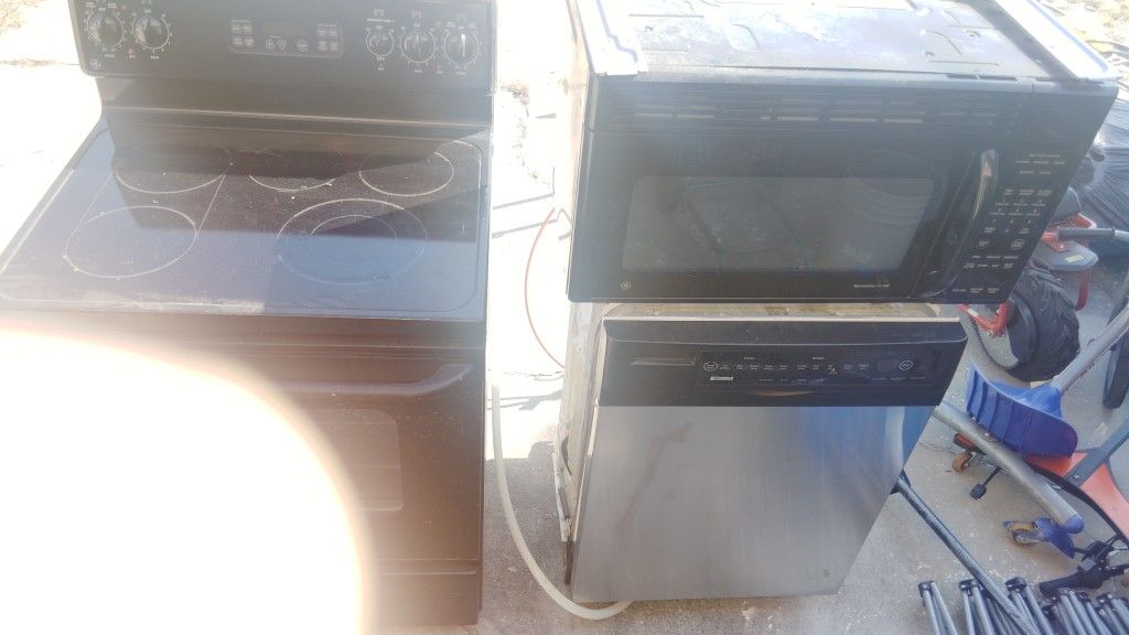 Stove, Dishwasher, And Microwave 