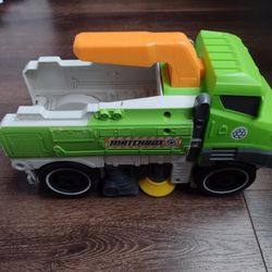 Large Mattel Matchbox cars Sweep N' Keep Toy Truck Green Recycle Street Sweeper Cars Pick ups cars as pushed on floor Good condition.