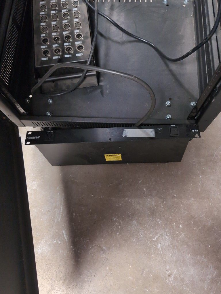 Furman M-8x Power Conditioner