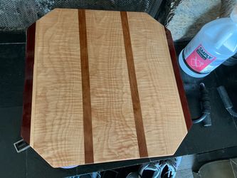 CUSTOM CUTTING/SERVING/CHARCUTERIE BOARD TIGER STRIPE MAPLE 18x18.5x3/4’