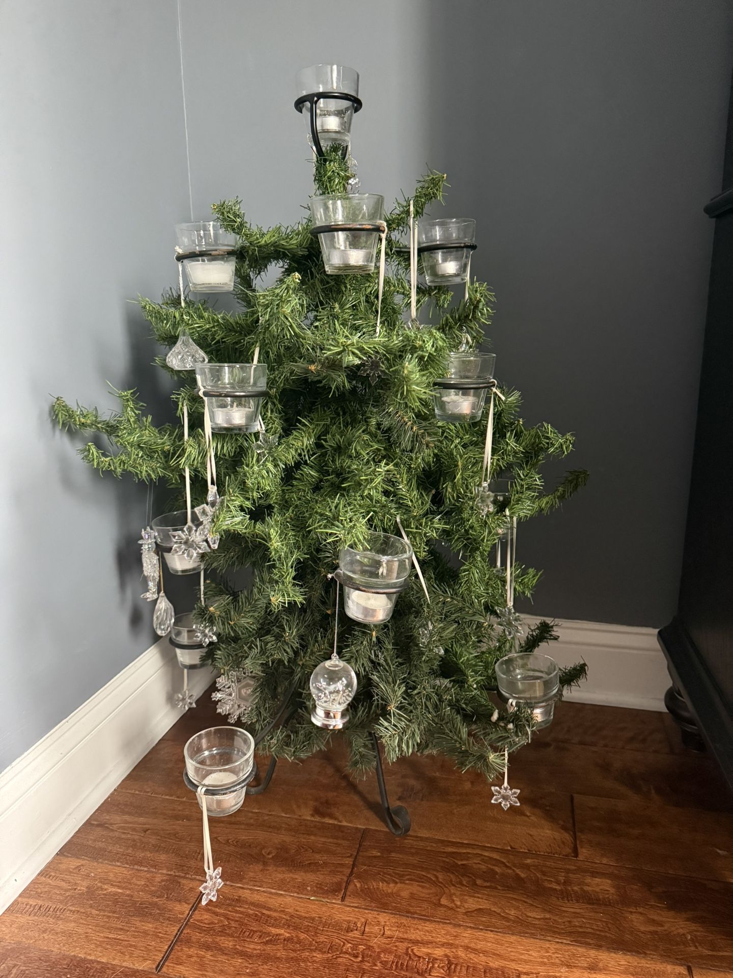 Small Christmas Tree/candle Holder