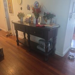 Entrance Furniture Piece 