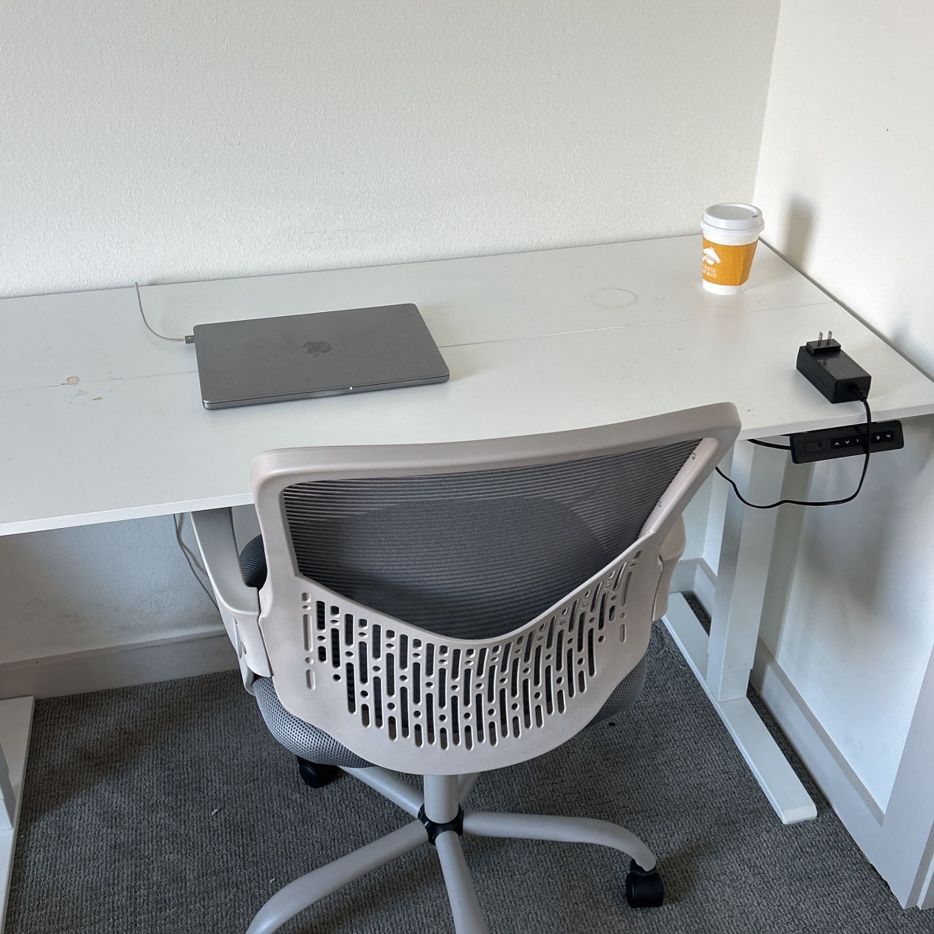 Standing / Sitting Desk