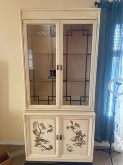 Vintage chinoiserie style lit hutch/china cabinet