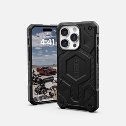 URBAN ARMOR GEAR UAG Designed for iPhone 14 Pro Case Carbon Fiber 6.1" Monarch Pro Built-in Magnet