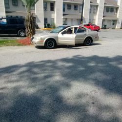 2000 Standard Nissan Maxima