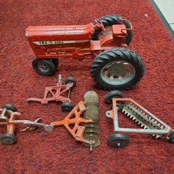 Antique Metal Farm Toy Lot Everything Pictured One Price 