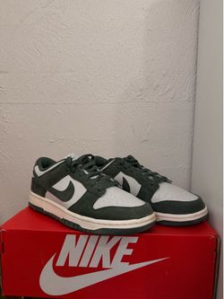 NIKE DUNK LOW