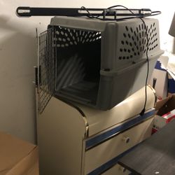 Good size cat carrier like New just needs a little cleaning $25