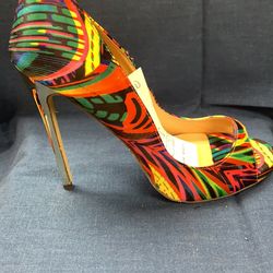 Multicolor heel